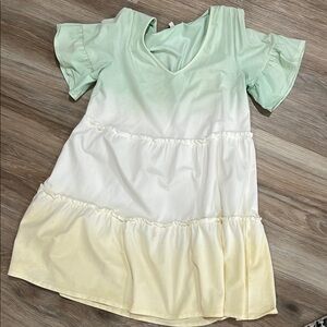 Easy throw on and go dress. I’ve worn it around 3x. Oversized XS.